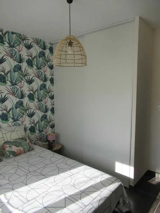 Appartement T2 avec Terrasse, Parking et Clim - LE SOLEIL DU LUBERON à LʼIsle-sur-la-Sorgue France